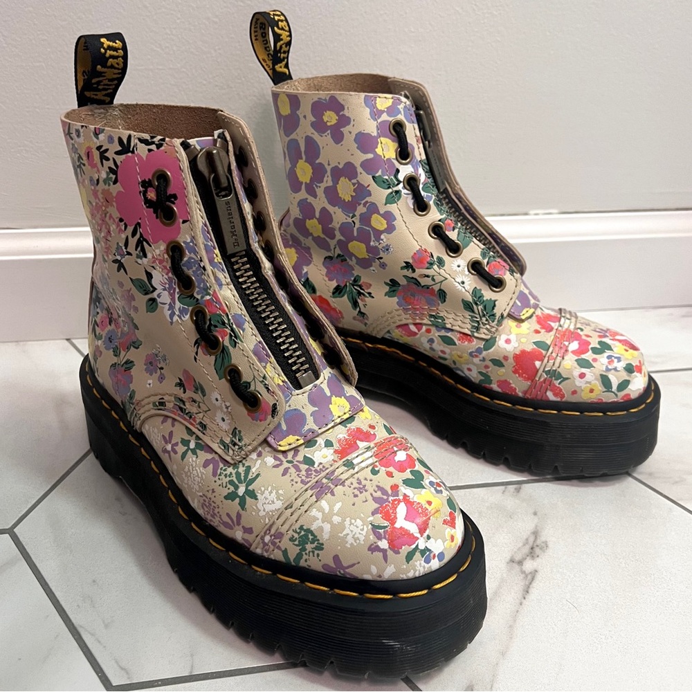 Dr. Martens Sinclair Floral Mash Up Leather Platform Boots Size 7 Womens - Picture 1 of 13
